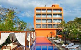 Sinq Party Hotel - No Male Stags Allowed